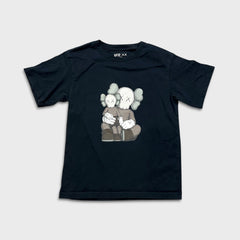 FW23 KAWS x Uniqlo UT Short Sleeve Graphic T Shirt Youth XS Black Companion Tee