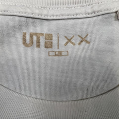 KAWS x Uniqlo UT Short Sleeve Artbook Cover T Shirt Mens Large White Graphic Tee