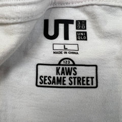 KAWS x Uniqlo x Sesame Street Cookie Monster Pocket Tee Mens Large White T Shirt
