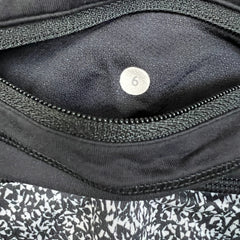 Lululemon Pace Tight Womens Size 6 Flashback Static White Black Athletic Yoga Leggings