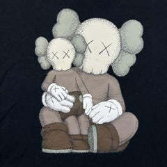 FW23 KAWS x Uniqlo UT Short Sleeve Graphic T Shirt Mens XL Black Companion Tee