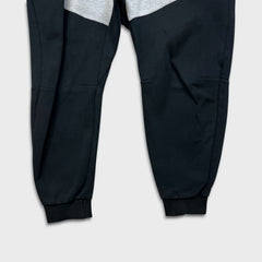 Nike Sportswear Sweatpants Mens XL Black Tech Fleece Swoosh Taper Leg Jogger